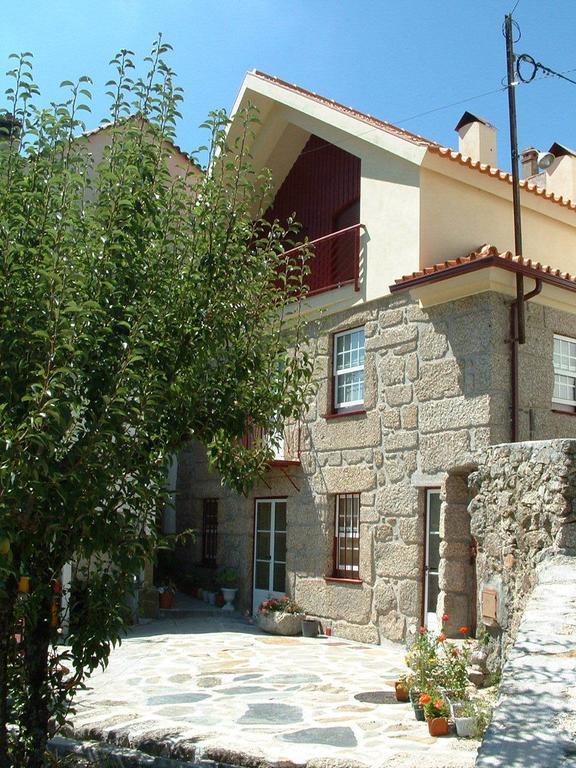 Casa Do Meio Da Vila Loriga Ngoại thất bức ảnh
